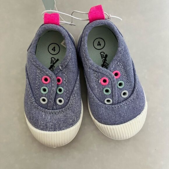 Size 4 kids tennis shoe - Picture 4 of 5